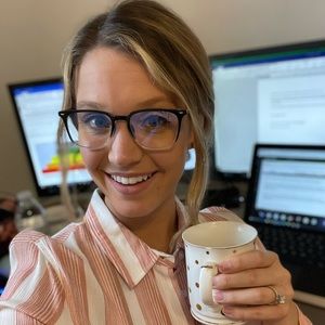 Meet your Posher, Stefanie